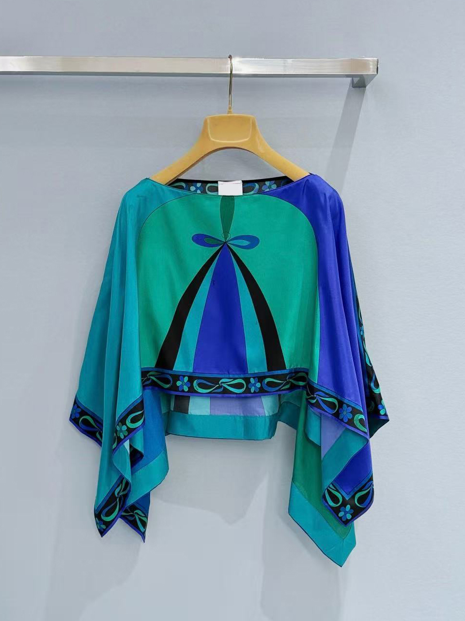 Street Fashion Logo - Classic Women's Green Cloaks with Designer