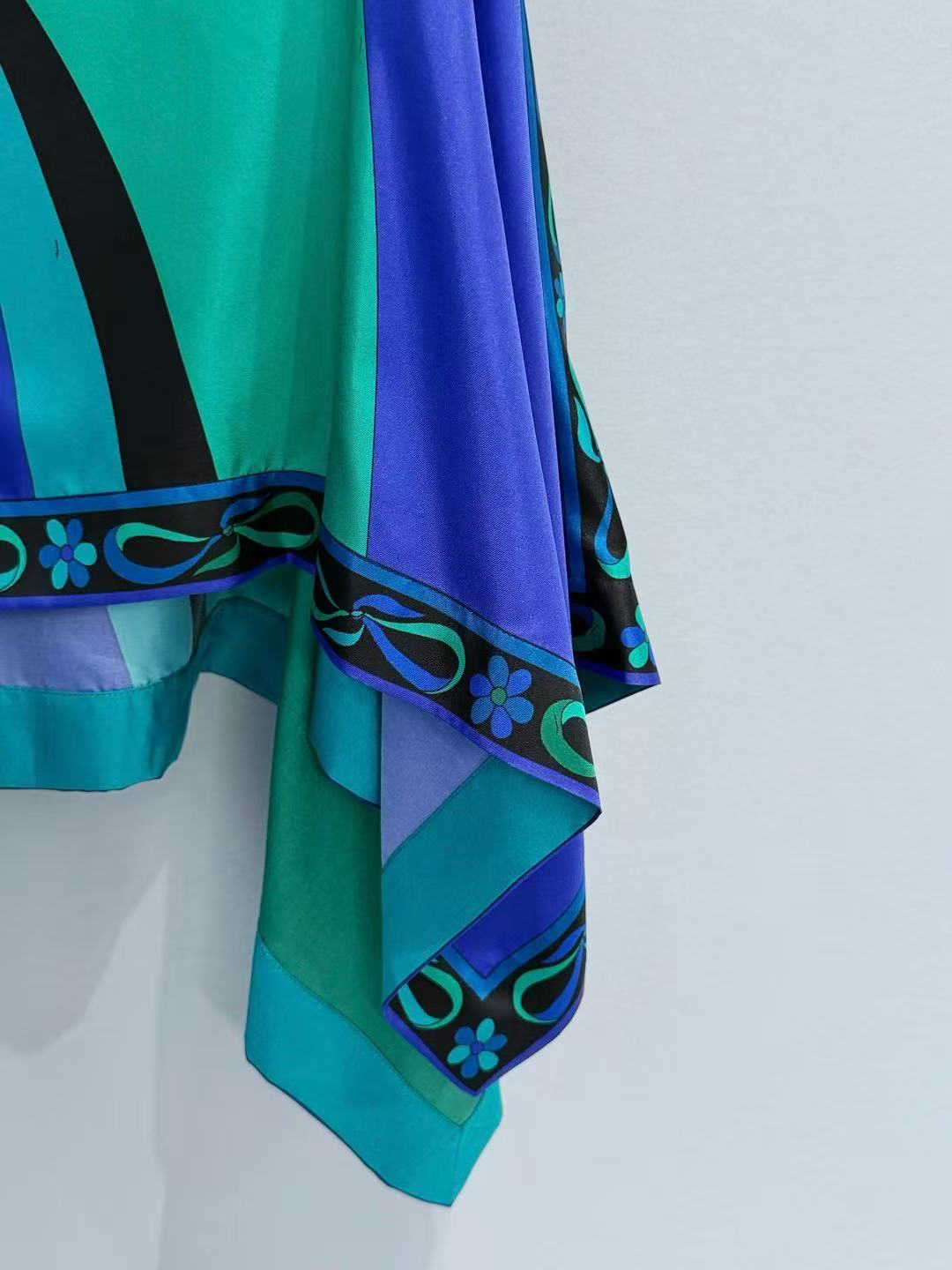 Classic Women's Green Cloaks w - Street Fashion Logo avis et prix